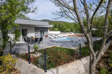 Modern Villa for 6 Guests in Lovreć with Outdoor Pool