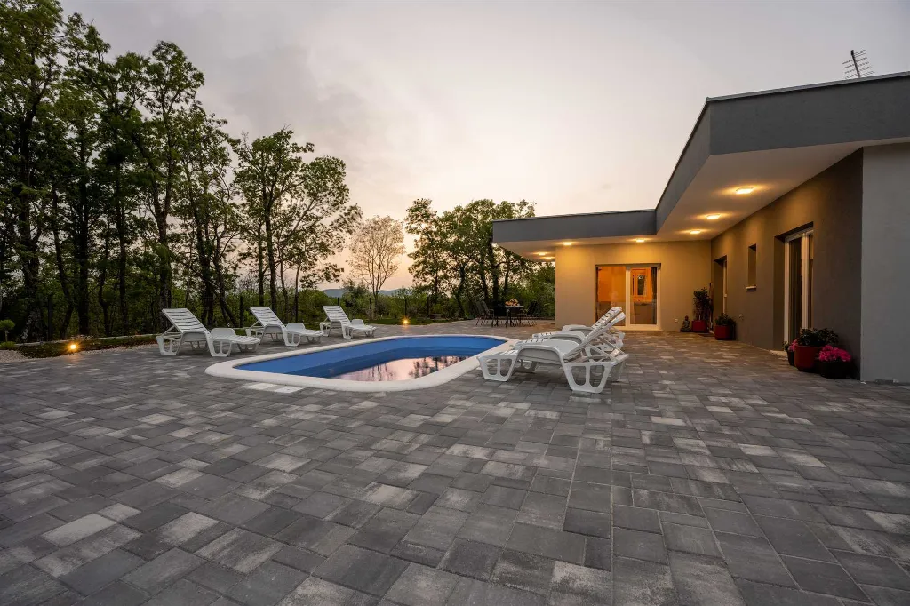 Modern Villa for 6 Guests in Lovreć with Outdoor Pool