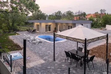 Modern Villa for 6 Guests in Lovreć with Outdoor Pool