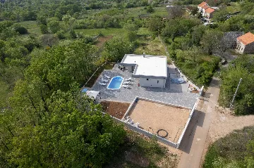 Modern Villa for 6 Guests in Lovreć with Outdoor Pool