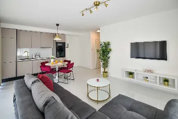 Bibinje Apartment for 4 Guests with Heated Rooftop Pool