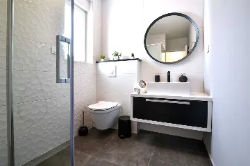 Bibinje Apartment for 4 Guests with Heated Rooftop Pool