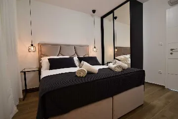 Heated Rooftop Pool Apartment for 4 Guests in Bibinje