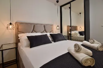 Heated Rooftop Pool Apartment for 4 Guests in Bibinje