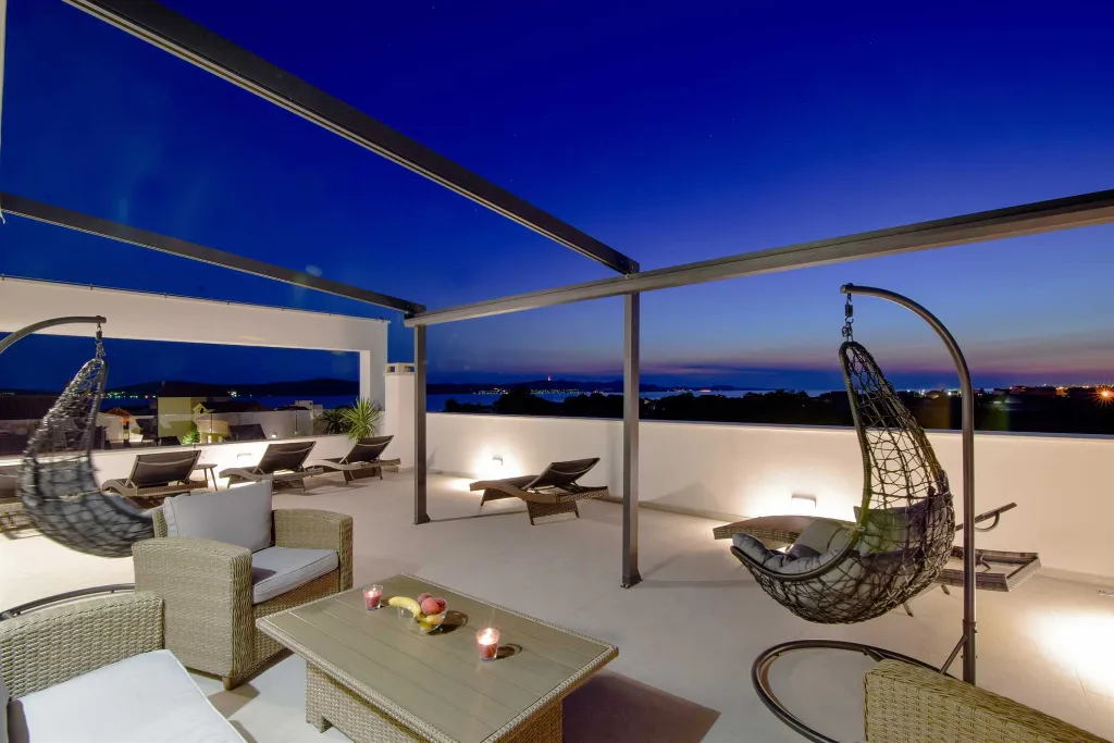 Bibinje 2-Bedroom Apartment with Heated Rooftop Pool