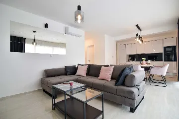 Bibinje 2-Bedroom Apartment with Heated Rooftop Pool