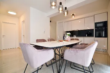 Bibinje 2-Bedroom Apartment with Heated Rooftop Pool