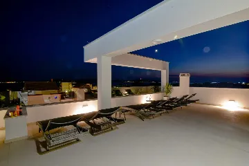 Bibinje 2-Bedroom Apartment with Heated Rooftop Pool
