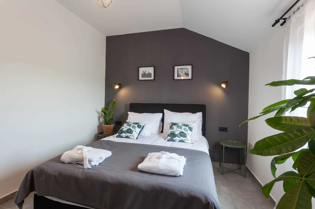 Villa in Biograd na Moru with Heated Pool (8 guests)