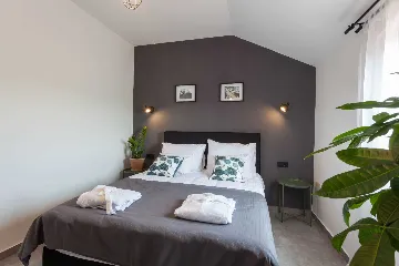 Villa in Biograd na Moru with Heated Pool (8 guests)