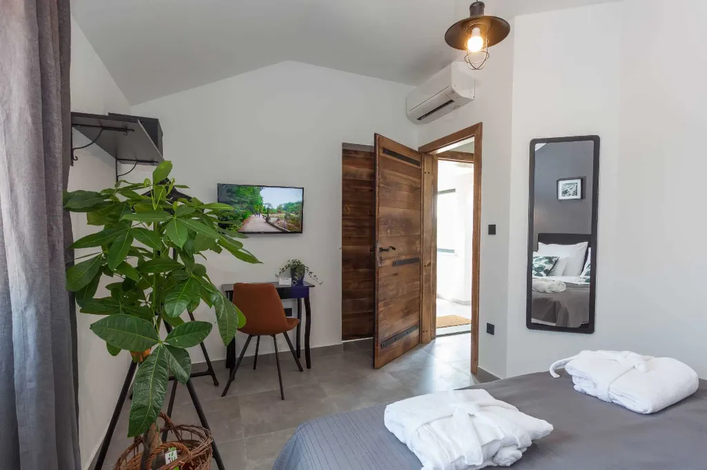 Villa in Biograd na Moru with Heated Pool (8 guests)
