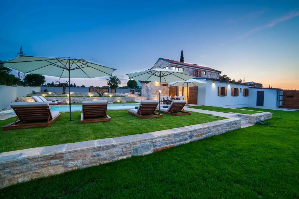 Villa in Biograd na Moru with Heated Pool (8 guests)
