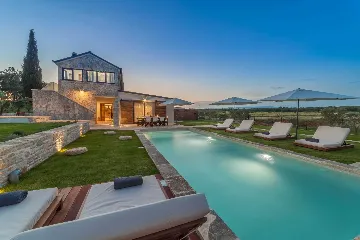 Villa in Biograd na Moru with Heated Pool (8 guests)