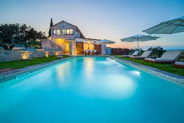 Villa in Biograd na Moru with Heated Pool (8 guests)