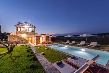 Villa in Biograd na Moru with Heated Pool (8 guests)