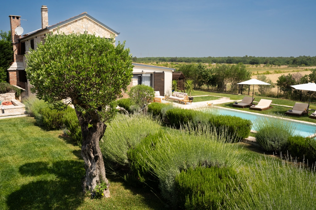 Villa in Biograd na Moru with Heated Pool (8 guests)