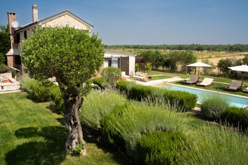 Villa in Biograd na Moru with Heated Pool (8 guests)