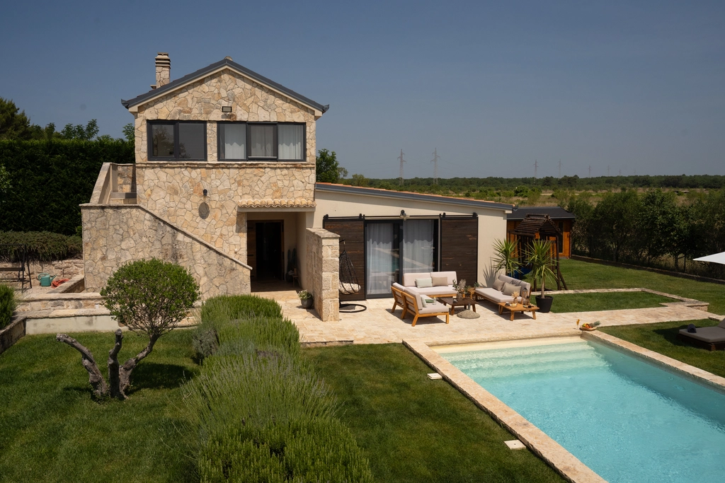 Villa in Biograd na Moru with Heated Pool (8 guests)
