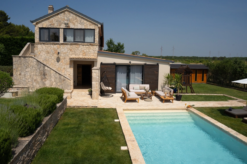 Villa in Biograd na Moru with Heated Pool (8 guests)
