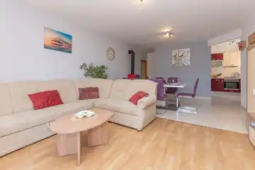 Private Pool Air-Conditioned Villa in Žeževica