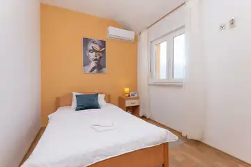 Private Pool Air-Conditioned Villa in Žeževica