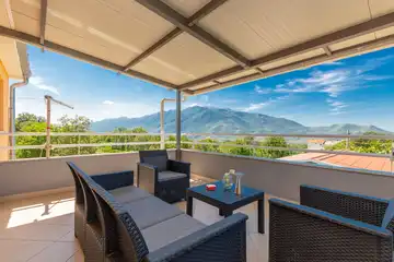 Private Pool Air-Conditioned Villa in Žeževica