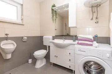 Private Pool Air-Conditioned Villa in Žeževica