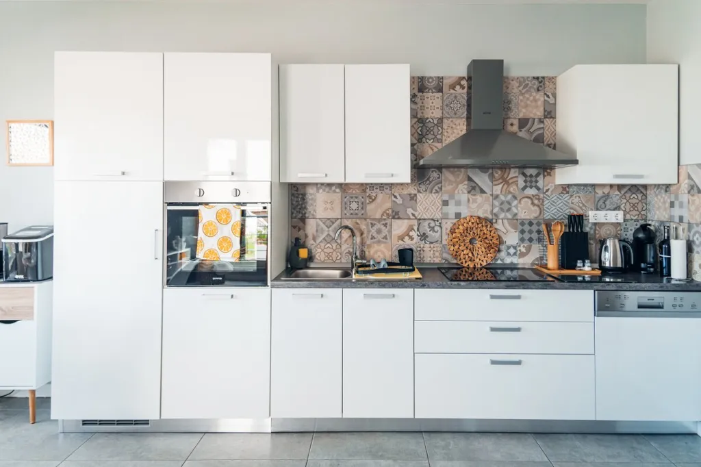 2-Bedroom Apartment with Pool in Slatine
