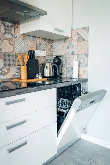 2-Bedroom Apartment with Pool in Slatine