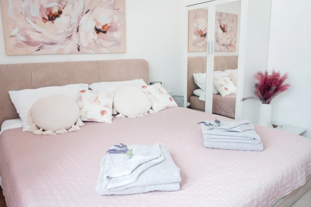 2-Bedroom Apartment with Pool in Slatine