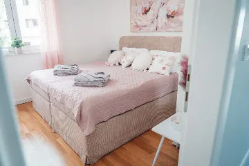 2-Bedroom Apartment with Pool in Slatine