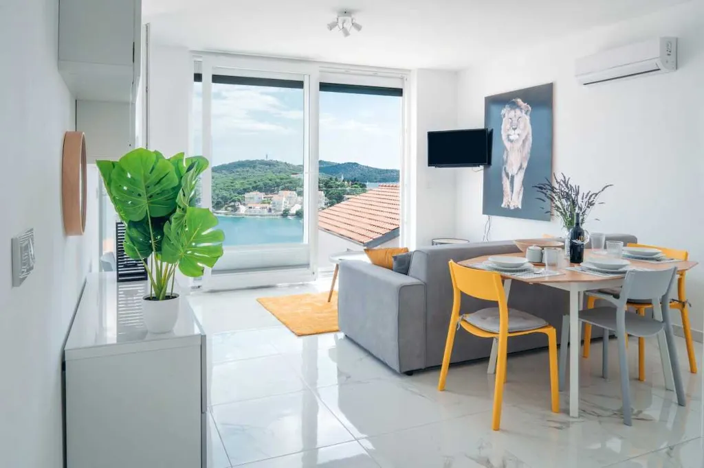 1-Bedroom Apartment in Rogoznica for 4 Guests