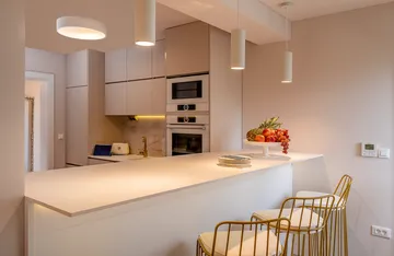 Villa with Pool, Sauna & Jacuzzi in Pražnica