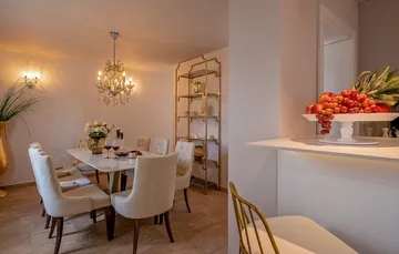 Villa with Pool, Sauna & Jacuzzi in Pražnica