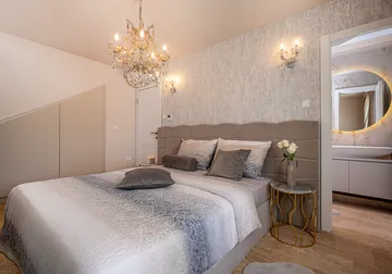 Villa with Pool, Sauna & Jacuzzi in Pražnica