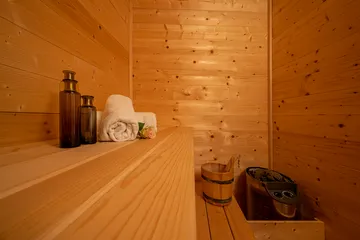 Villa with Pool, Sauna & Jacuzzi in Pražnica