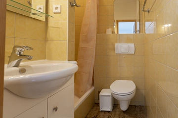 Spacious 2-Bedroom Apartment in Stivasnica, Croatia