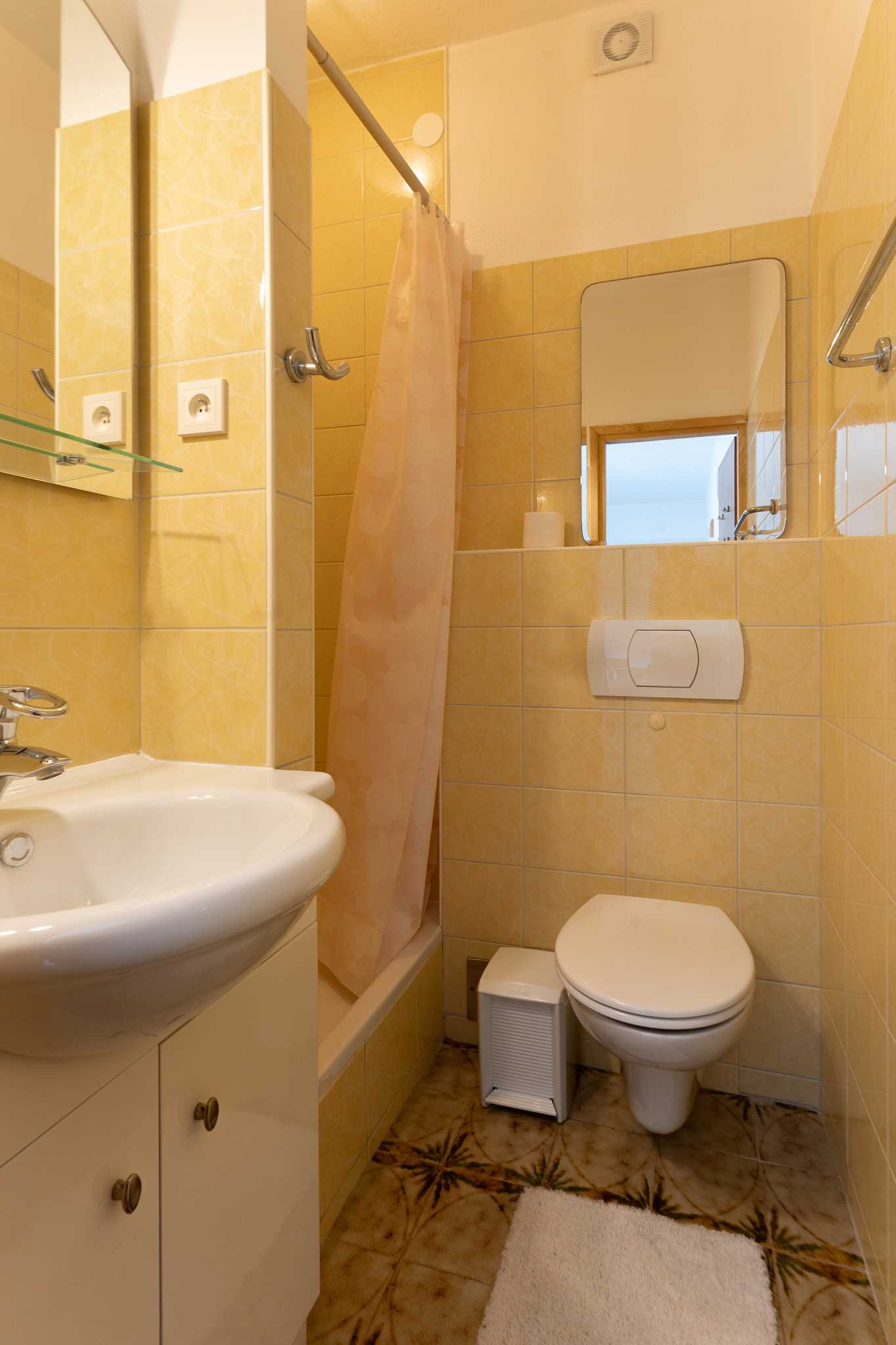 Apartment Lila 1 with sea view