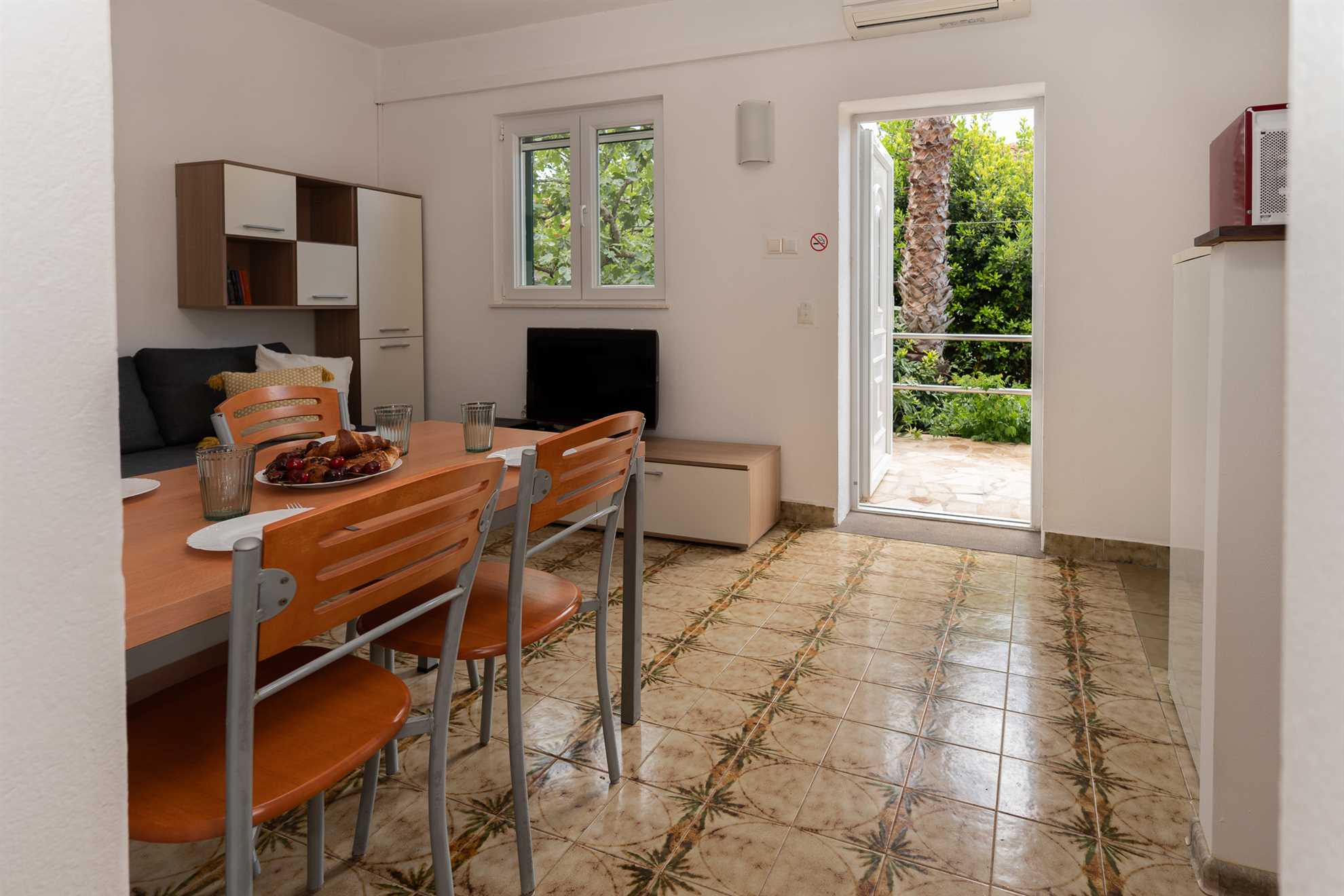 Apartment Lila 1 with sea view
