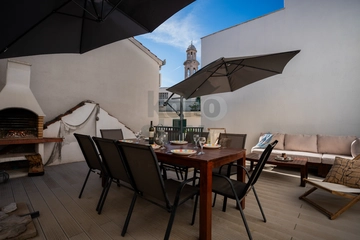 2-Bedroom House near Beach in Kaštel Lukšić