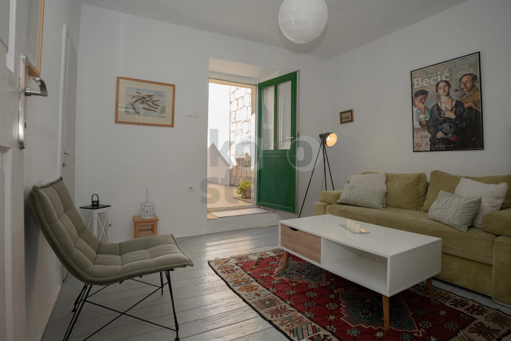 2-Bedroom House near Beach in Kaštel Lukšić