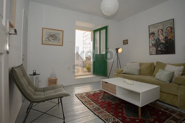 2-Bedroom House near Beach in Kaštel Lukšić