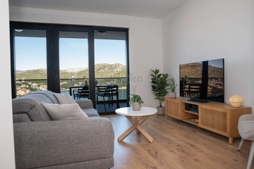 Sea-View 3-Bedroom Apartment with Terrace