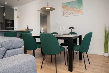 Sea-View 3-Bedroom Apartment with Terrace