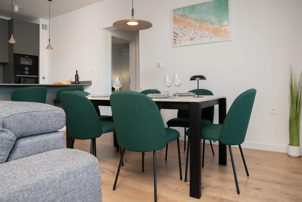 Sea-View 3-Bedroom Apartment with Terrace