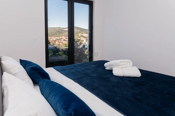 Sea-View 3-Bedroom Apartment with Terrace