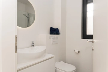 Sea-View 3-Bedroom Apartment with Terrace