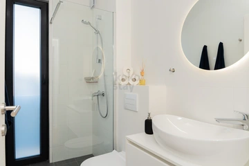 Sea-View 3-Bedroom Apartment with Terrace