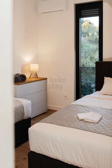 Sea-View 3-Bedroom Apartment with Terrace