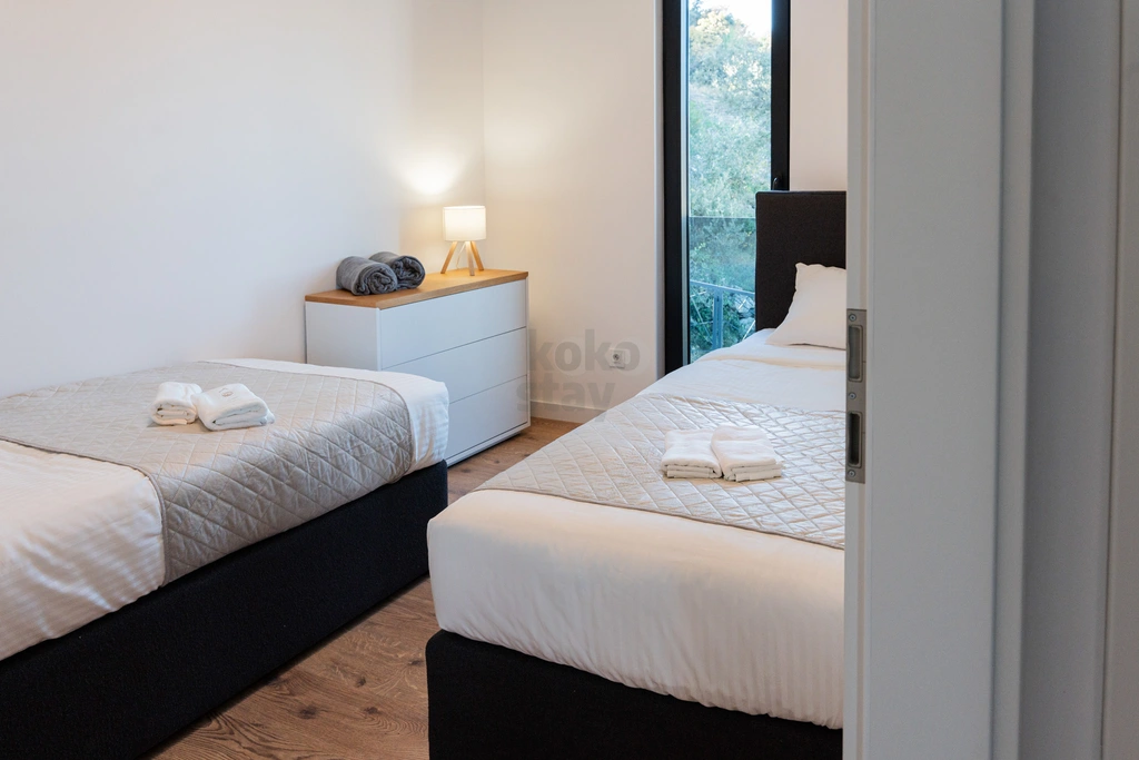 Sea-View 3-Bedroom Apartment with Terrace